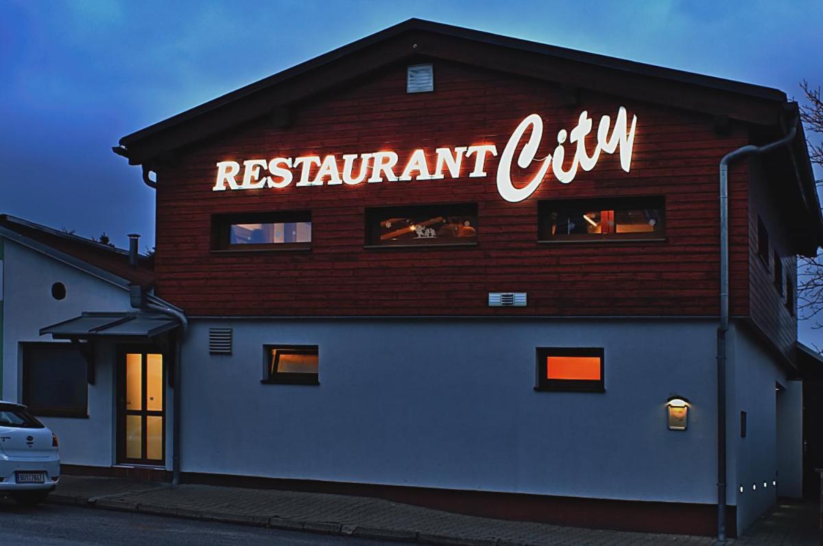 Restaurant Penzion City Jirkov Exterior foto